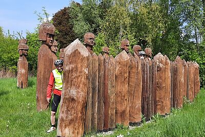 Radfahrer, Holzköpfe und Vollpfosten
